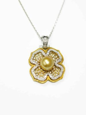 Vintage Medallion Italian Silver Necklace